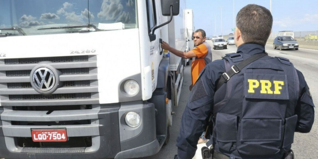 PRF registra 22 interdições e dez bloqueios em estradas federais