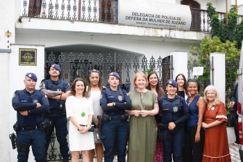 Suzano apresenta ações de combate à violência contra a mulher para comitiva alemã