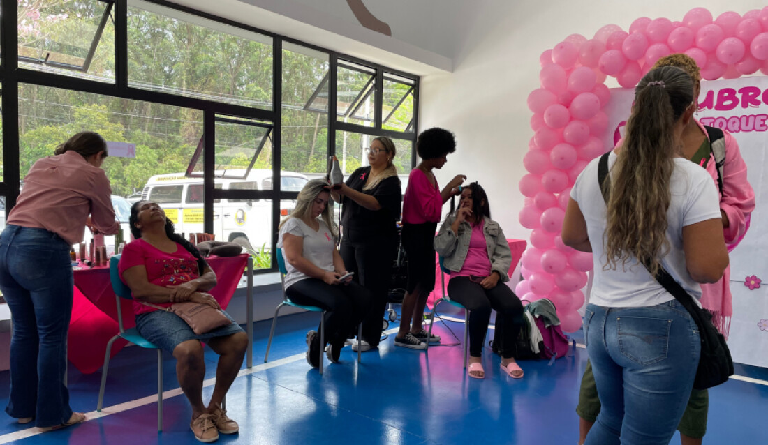 Escola Clínica TEA de Mogi promove dia de autocuidado pelo Outubro Rosa 