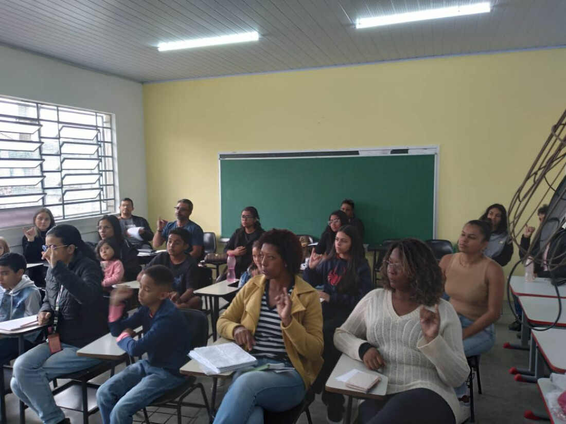 Instituto Rita para Surdos recebe inscrições para curso de Libras em Poá 