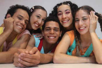 “Coisas de Criança” estreia no Vasques destacando o universo da infância   