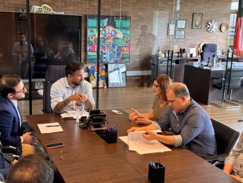 Mara Bertaiolli e Téo Cusatis dão início ao processo de transição