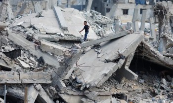 Ataques israelenses matam pelo menos 45 palestinos em Gaza