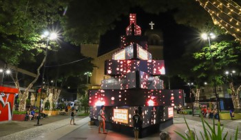 Prefeito Caio Cunha anuncia cancelamento da decoração de Natal na cidade 
