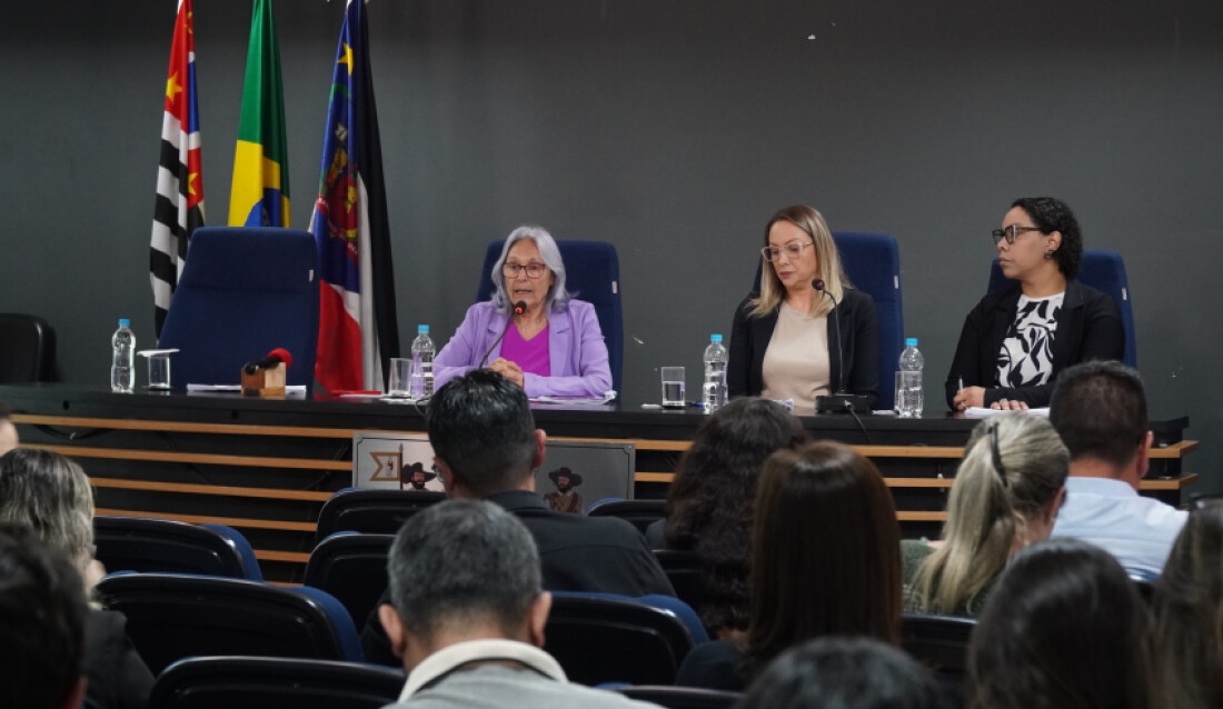 Secretaria de Educação apresenta ações do segundo quadrimestre na Câmara