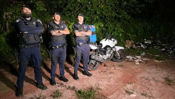 GCM de Itaquá recupera moto roubada e apreende 462 entorpecentes durante operação