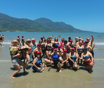 Itaquá realiza 2º passeio inclusivo e leva 480 idosos para a praia