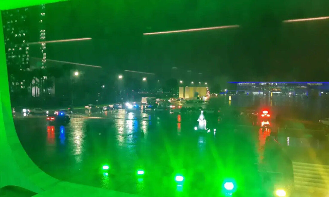 Polícia faz varredura na Praça dos Três Poderes após explosões