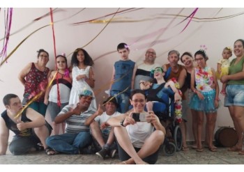 Projeto Arte na Garagem transforma vidas de pessoas com deficiência em Salesópolis