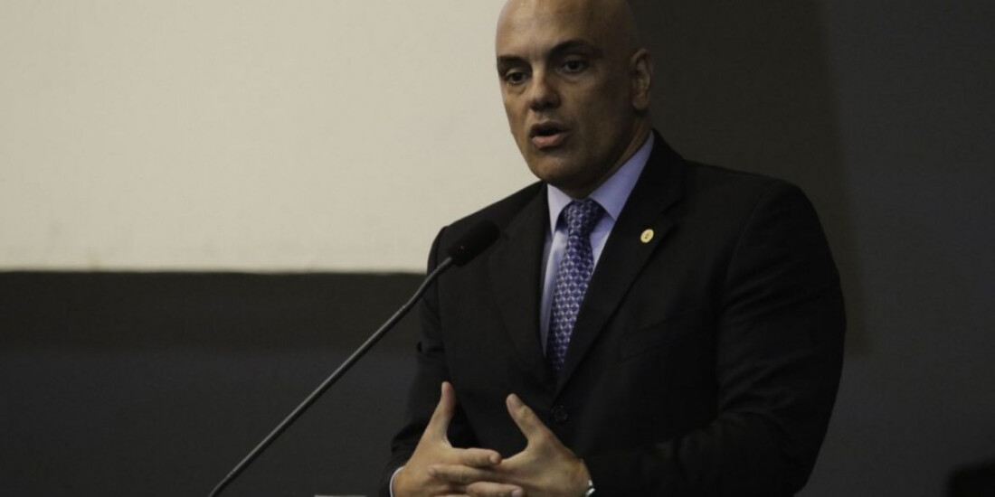 Presidente do TSE defende eleições e cobra leis contra milícia digital