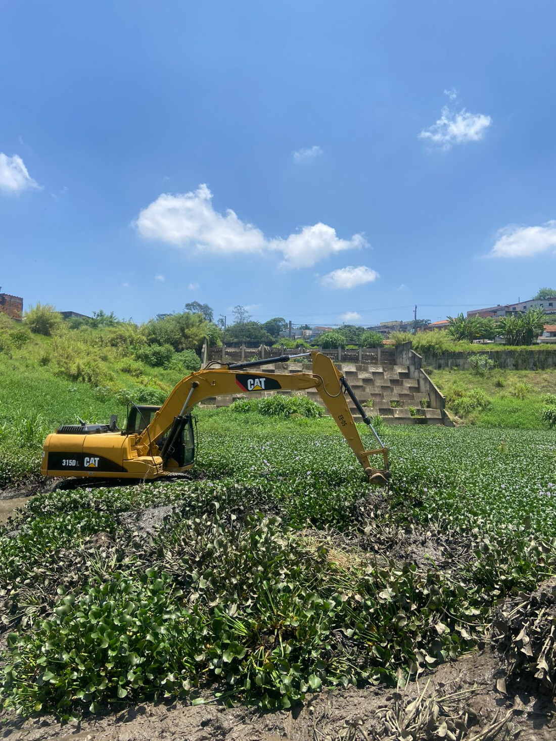 Prefeitura de Poá inicia limpeza do Piscinão 