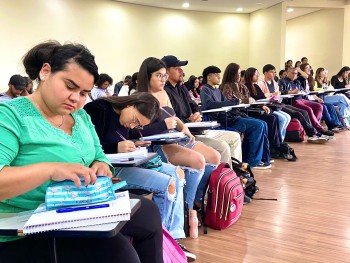 Candidatos fazem prova do “Vestibular Social” neste sábado, em Ferraz