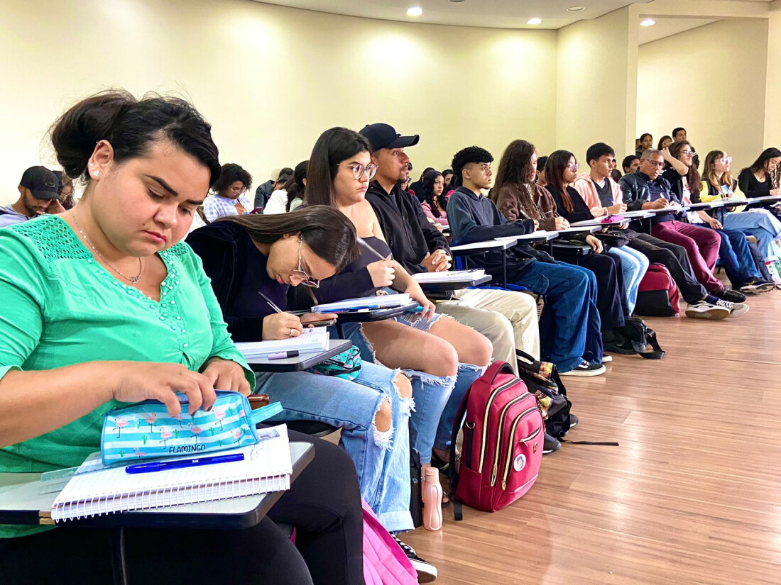 Candidatos fazem prova do “Vestibular Social” neste sábado, em Ferraz