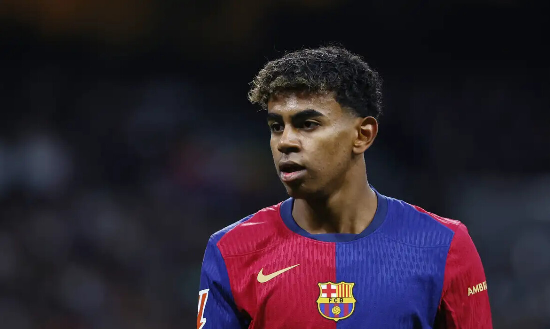 Polícia espanhola prende 3 por insultos racistas em jogo Real x Barça