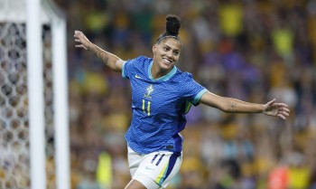 Brasil aposta em juventude e derrota Austrália por 3 a 1 em amistoso