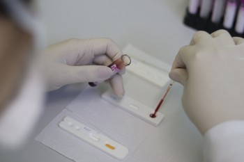 Cidades do Alto Tietê preparam ações de combate ao HIV no Dezembro Vermelho 