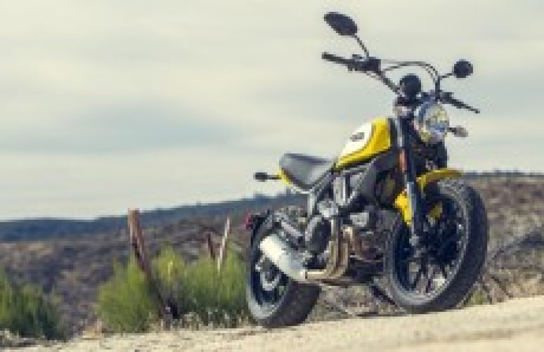 Cabelo, barba e bigode com a Ducati e Cavalera