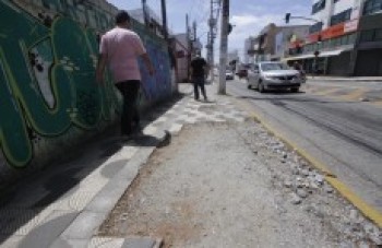 170 são multados por problemas em calçadas