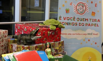 Papai Noel dos Correios tem mais de 1.300 cartas disponíveis no Alto Tietê