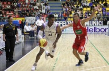 Mogi/Helbor começa bem, mas cai de produção e perde para o Paulistano