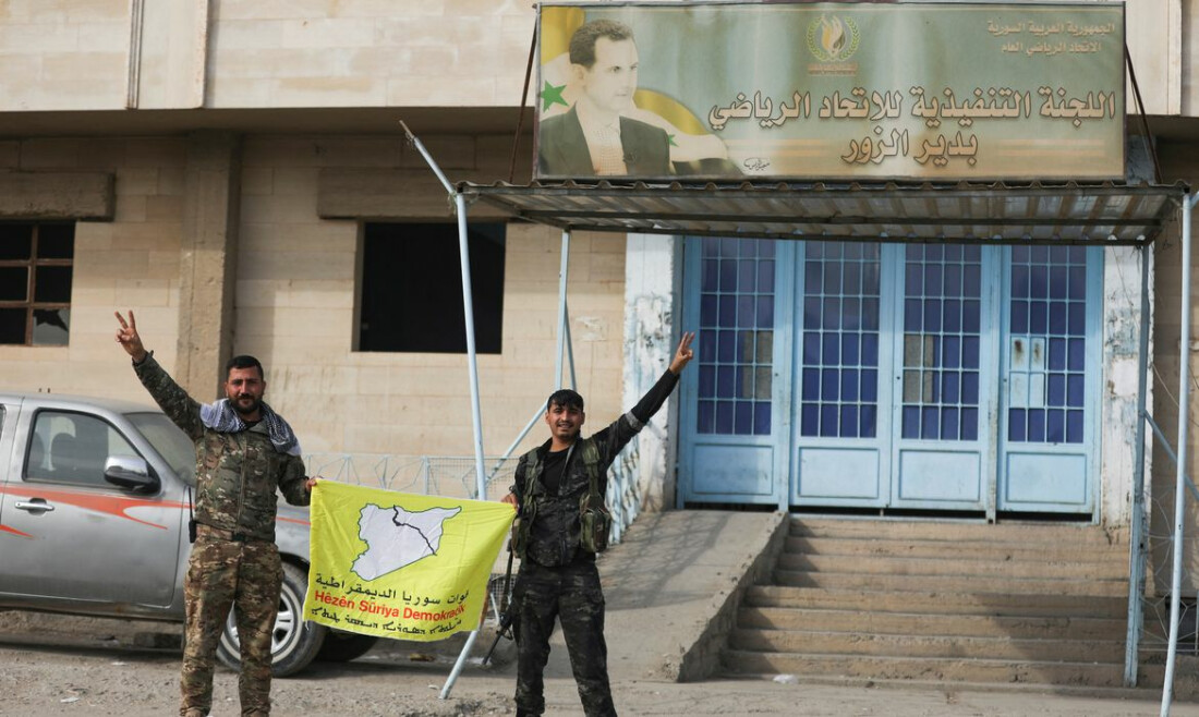 Rebeldes sírios entram nos subúrbios da cidade-chave de Homs