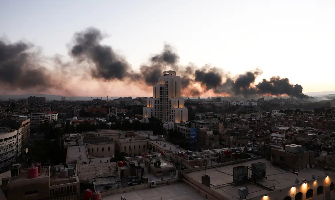 ONU cita “esperança cautelosa” após queda de Assad na Síria