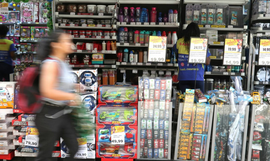 Comércio ilegal movimenta R$ 4,5 bi na região metropolitana do Rio