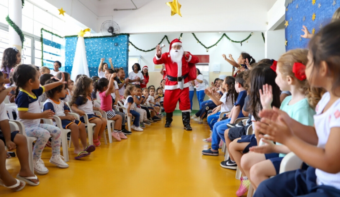 Fundo Social de Mogi faz mais uma entrega de brinquedos da campanha Natal de Sorrisos 