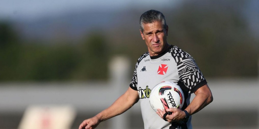 Vasco anuncia a saída do técnico Jorginho