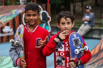 Prefeitura de Ferraz realiza oficina gratuita de skate 