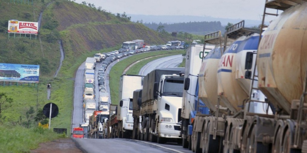Ministro da Justiça anuncia normalização da circulação nas rodovias