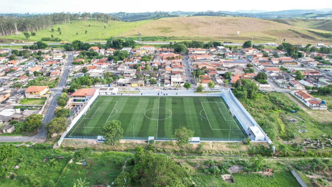 Prefeito de Guararema reinaugura Estádio Municipal Paulo Raimundo, no Parateí