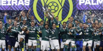Palmeiras vence América-MG e recebe troféu de campeão Brasileiro