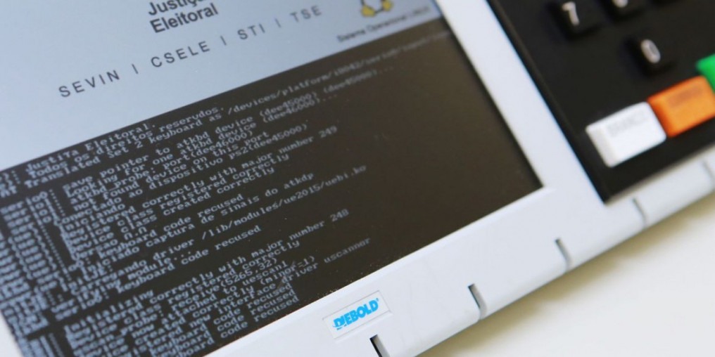 Ministério da Defesa entrega relatório sobre urnas eletrônicas ao TSE