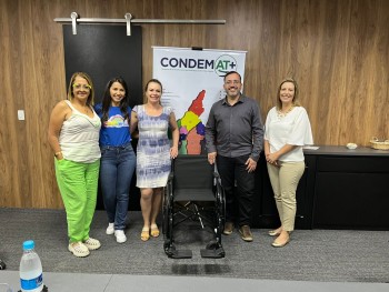 Fundo Social de Salesópolis ganha cadeira de rodas pela campanha Lacre Solidário