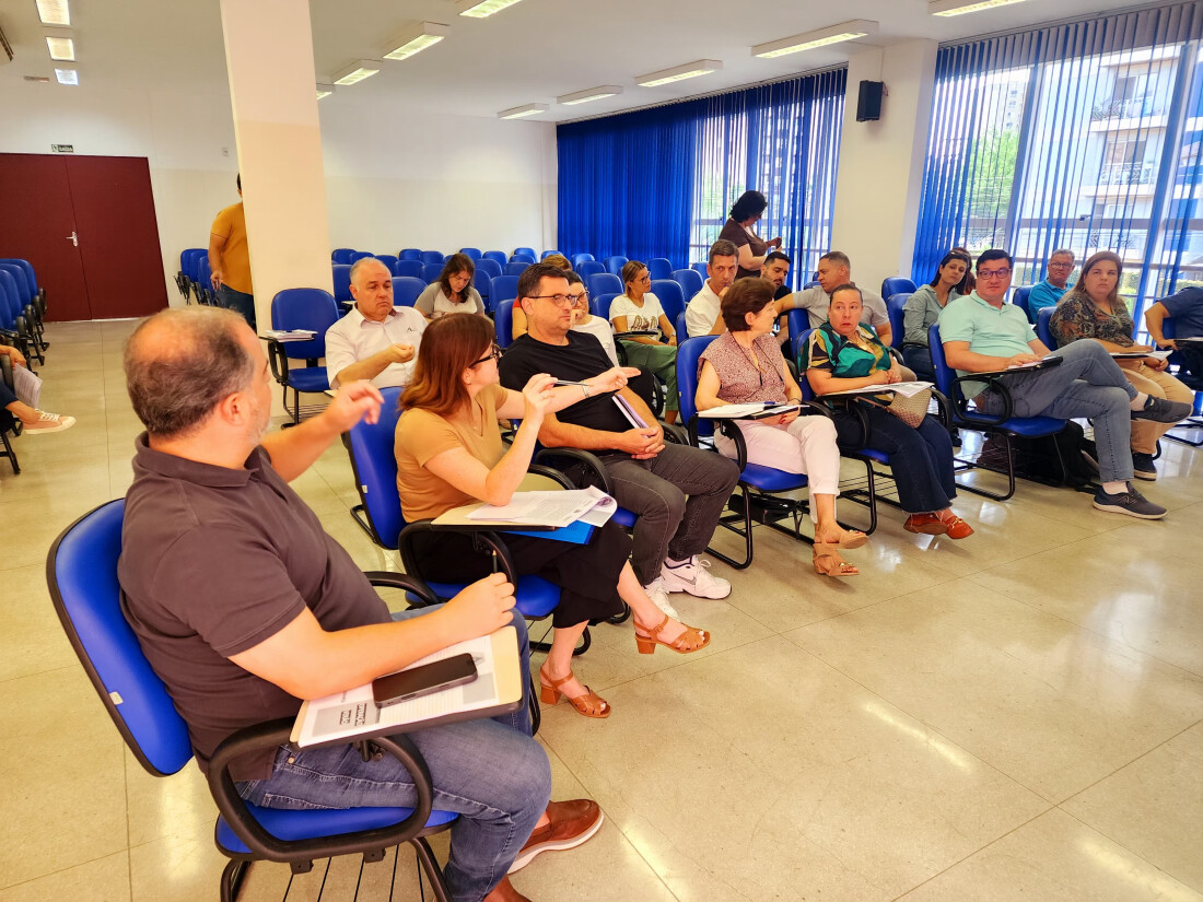 Mara Bertaiolli e Téo Cusatis comandam reunião sobre Operação Verão