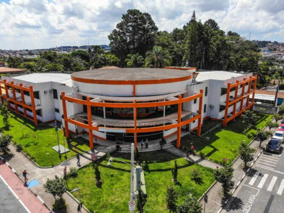 Prefeitura de Ferraz de Vasconcelos fecha na véspera de Natal