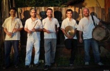 Grupo mineiro Cataventoré leva sua musicalidade ao Galpão Arthur Netto