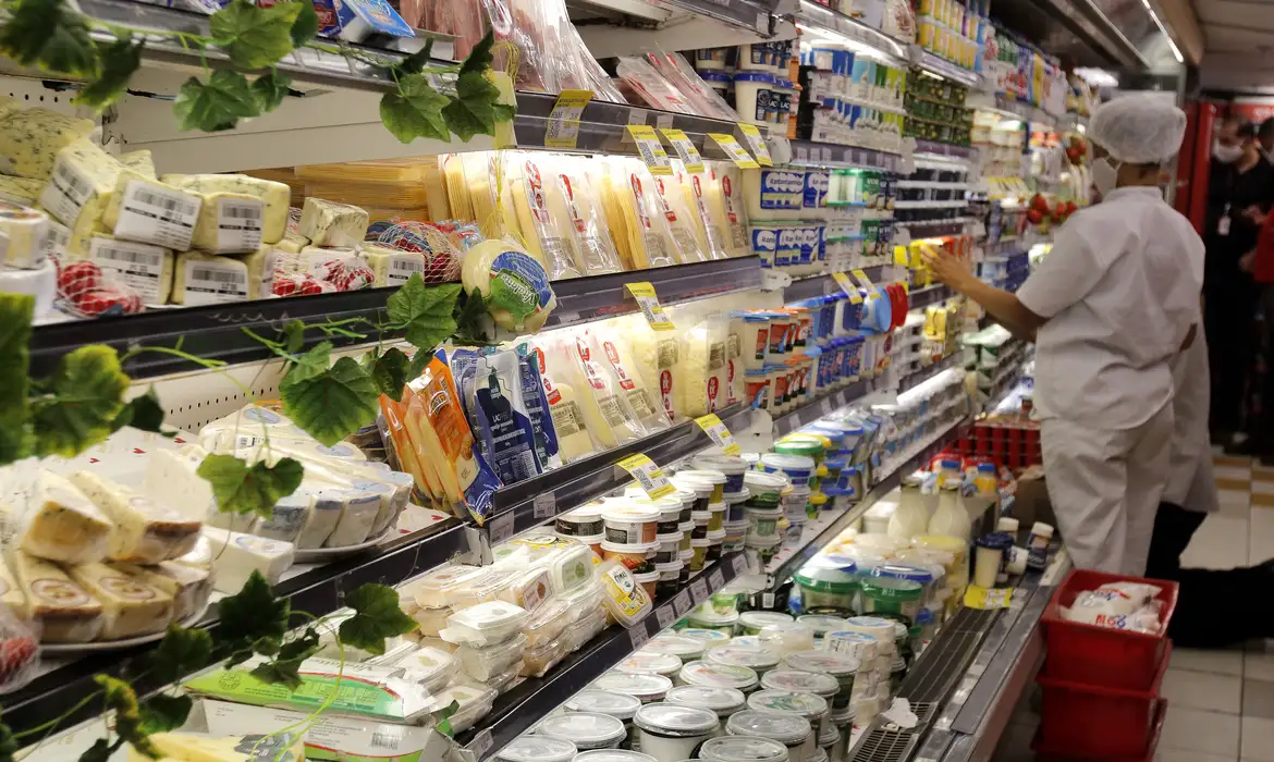 Índice mundial de preços de alimentos cai em dezembro, diz FAO