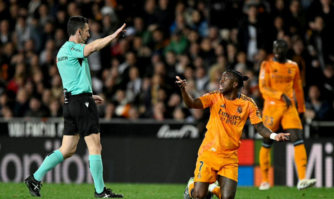 Ancelotti espera que Vinicius Júnior escape de suspensão por expulsão