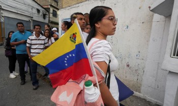 Nos EUA, opositor da Venezuela pede ação de militares contra Maduro