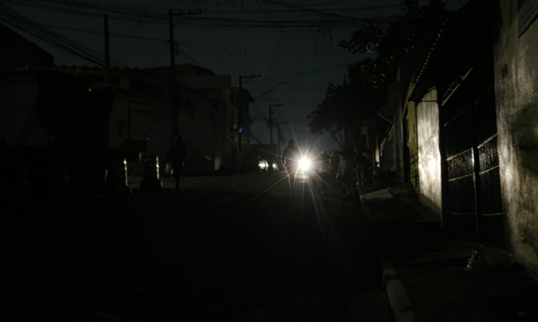 Procon-SP notifica Enel por interrupção prolongada de energia elétrica