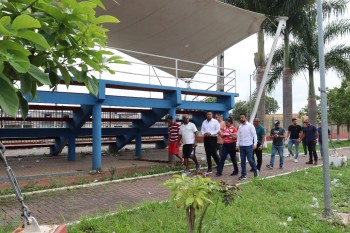 Secretários de Esportes e Obras vistoriam “Campo do Água Vermelha” em Calmon Viana