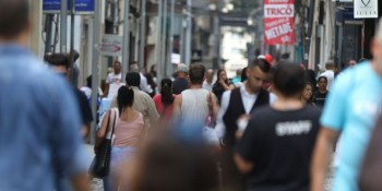 Brasil registra 92 mortes e 12,6 mil novos casos de covid-19