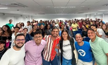 Cursinho em periferia de PE amplia horizontes de professores e alunos