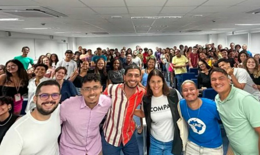 Cursinho em periferia de PE amplia horizontes de professores e alunos