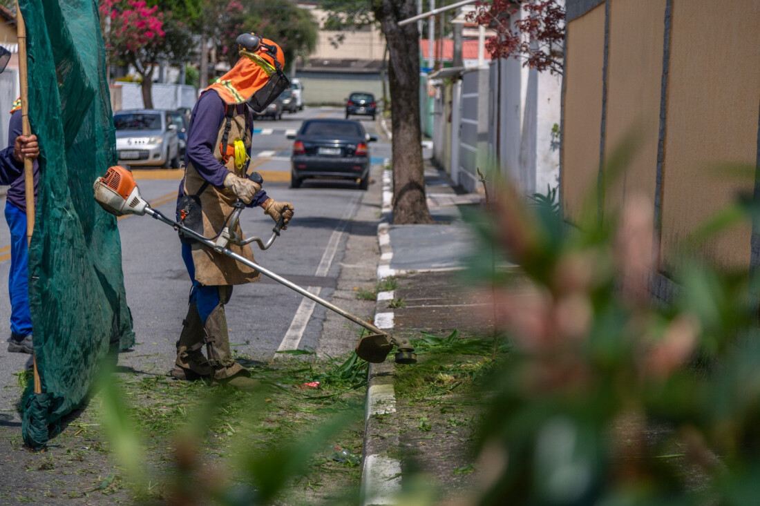 Prefeitura de Guararema reforça serviços de zeladoria e limpeza pelos bairros