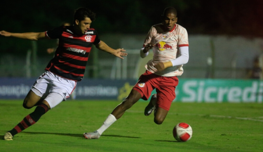Bragantino bate o Flamengo e enfrenta o Zumbi nesta quarta-feira, no Nogueirão