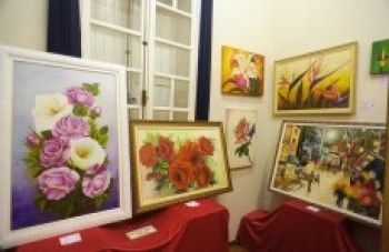 Casa da Estação, em Poá, homenageia a primavera