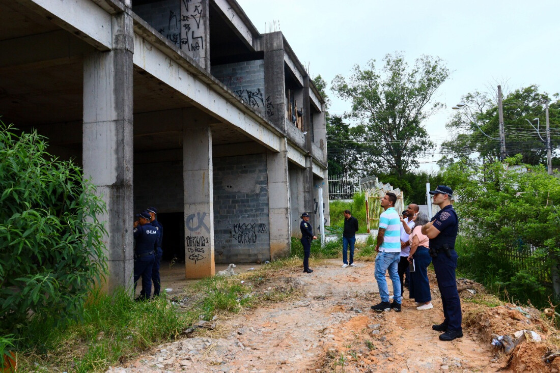 Prefeitura de Poá inicia limpeza e fará isolamento da área do CEP Santa Luiza